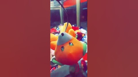 Vending Machine Toy Gets Stuck - 1037909