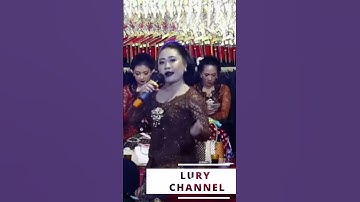 Eka Uget Uget cewek gaul #wayangkulit #campursari #sinden #javaneseculture #ekaugetuget