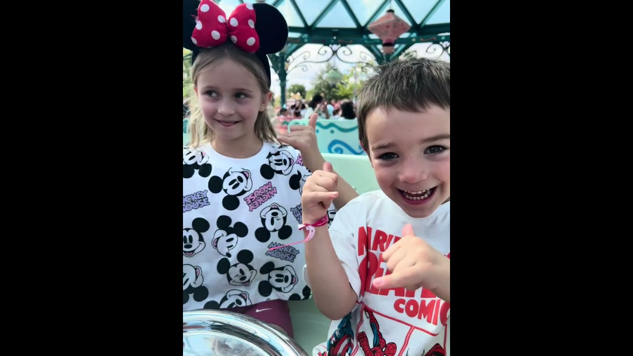 Hockin Family Disney land Paris 