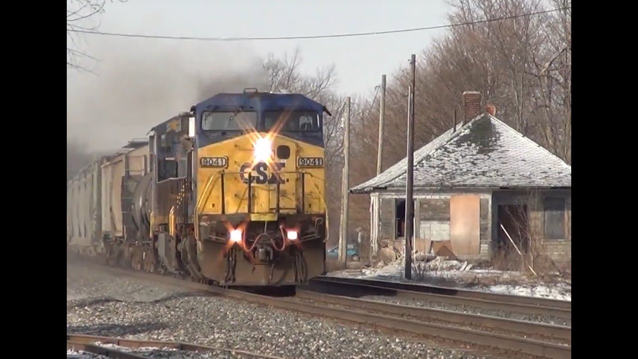 Smokey CSX highball in Ansonia Ohio CSX 9041