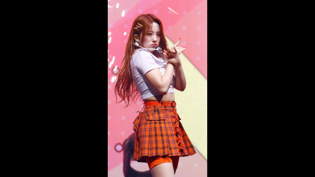 [4K]230329 첫사랑(CSR)- 열여덟 (Signal) 유나 직캠 fancam @DELIGHT 컴백쇼케이스