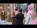 ولي العهد الأمير محمد بن سلمان يستقبل رئيس مجلس القيادة الرئاسي اليمني رشاد العليمي وأعضاء المجلس