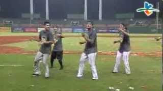 20131030 CPBL 獅vs犀牛 賽後訪問 鄧志偉、林志祥、陳俊輝、黃恩賜舞蹈表演(我心已打烊)