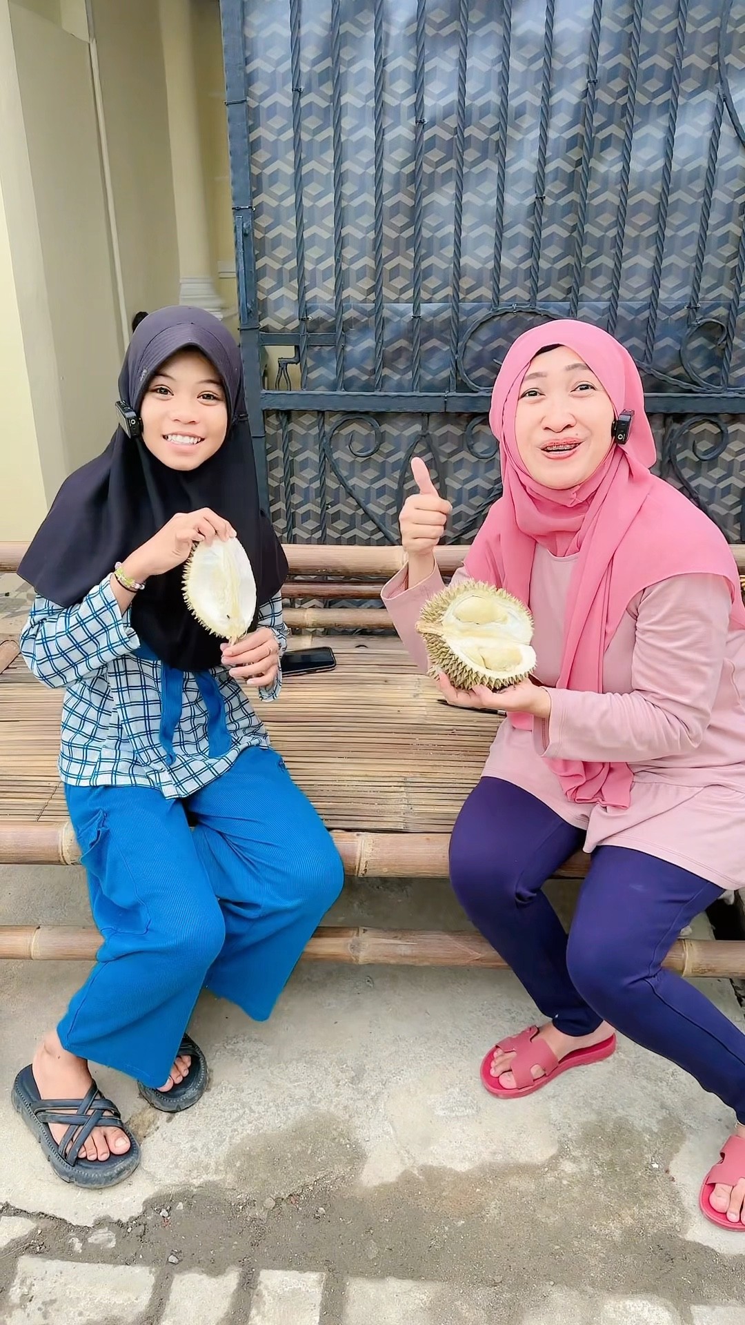 SOLUSI BUKA DURIAN AGAR TANGAN TIDAK BERDARAH #shorts