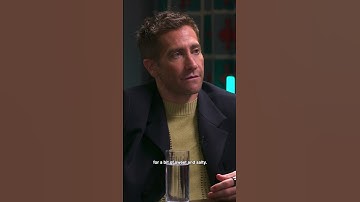 Jake Gyllenhaal & Gabrielle Union Argue Over Pineapple On Pizza 😆 🍕