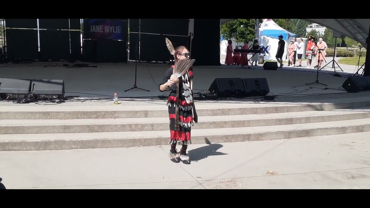 Native American dance ... Coquitlam BC ... July .. 2023 - YouTube