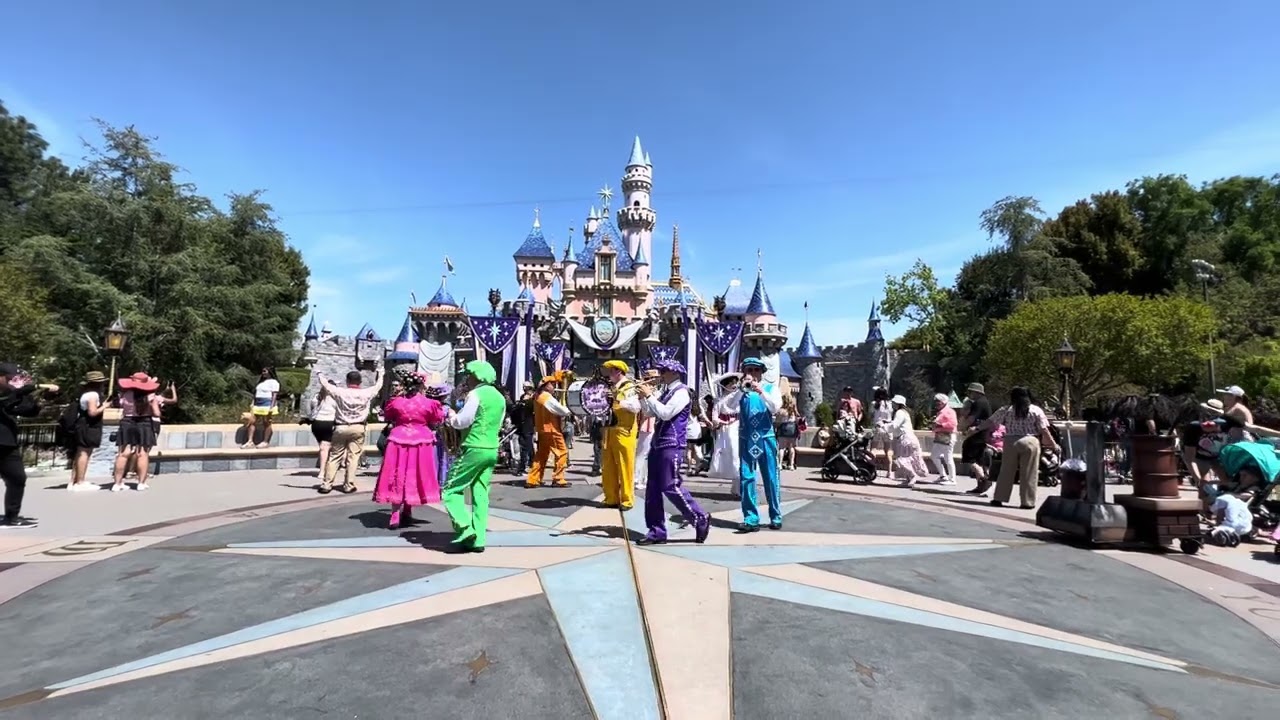 The Pearly Band at Disneyland featuring Mary Poppins and Bert! #disneyland #disney