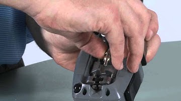 Cleaning the Ferrule Adapter on Your UniCam® High-Performance Installation Tool