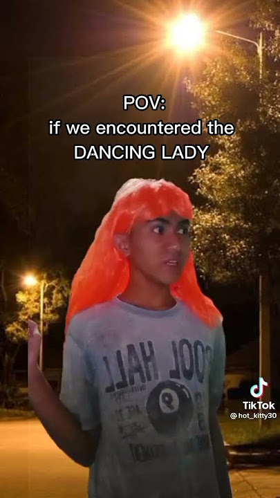 A dancing lady 🤣// credits:hot_kitty30 from tiktok