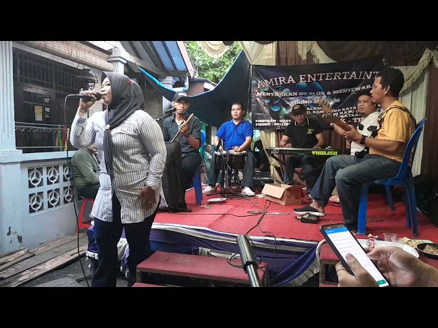 ikan dalam kolam vocal umi gita (live in cipinang lontar) class=