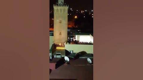 قارئ إمام مغربي بمدينة الرباط يقلد الشيخ السديس في صلاة التراويح في رمضان