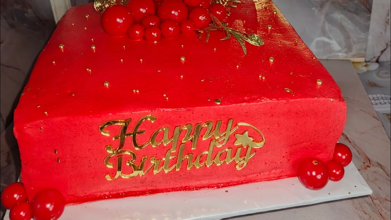 Qirmizi ad günü tortu edirik.