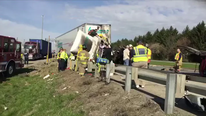 Live video from Interstate 81 crash scene near Carlisle