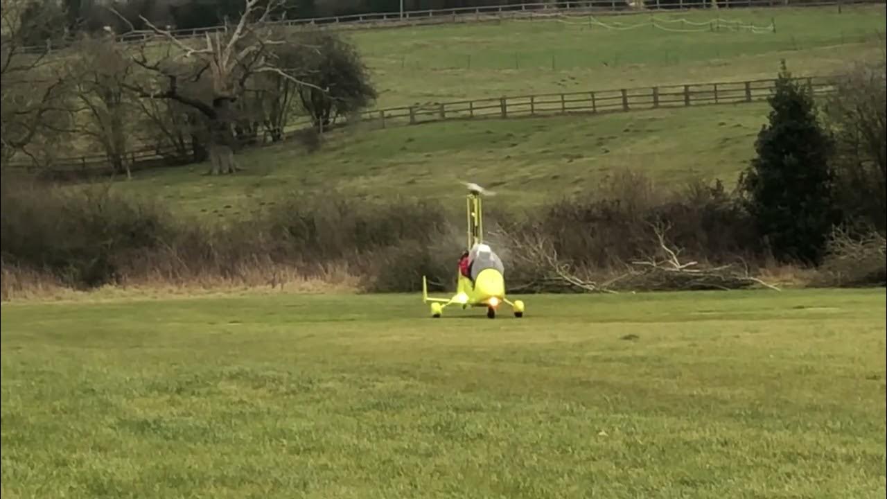 GYROCOPTER takeoff at holmbeck farm airfield airplane microlight takeoff gyrocopter 