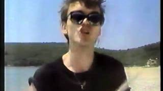CRVENA JABUKA - NEK' TE ON LjUBI (official spot) 1986.god chords