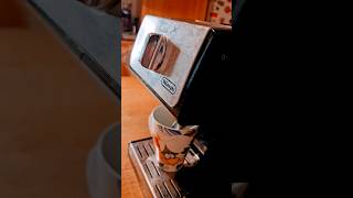 Чистка кофемашины delonghi ecp 33.21. от накипи | 100мл раствора на 1л воды | слить 3 раз по 300мл