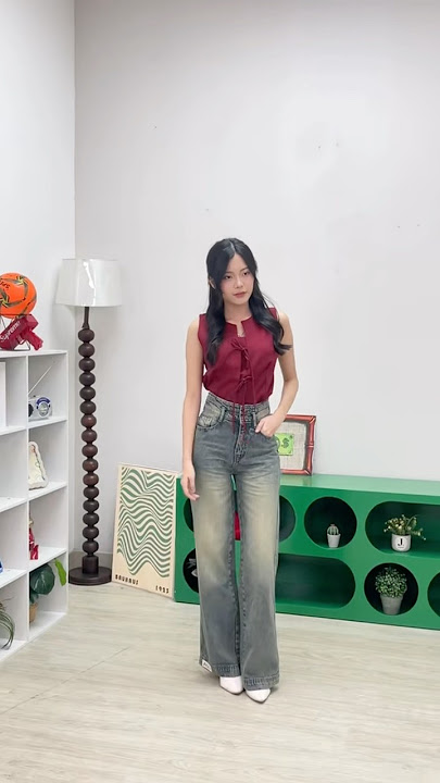 Fall in love this jeans❤️‍🔥 #jiniso #mikhajoanne #jinisoemangkeren