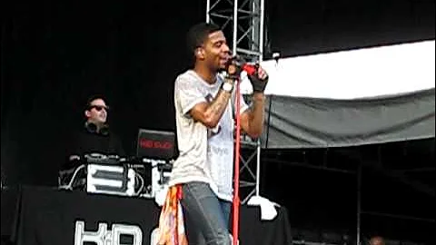 Kid Cudi Maui Wowie Live from Kanrocksas