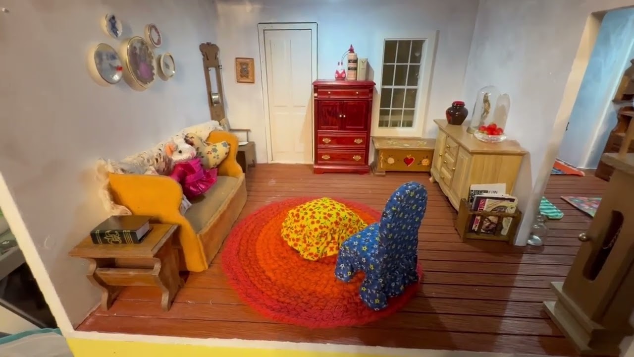 Tiny Tupperware, three unboxings, altering minis, and painting the dollhouse ceiling!