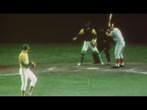 1972 WS Gm3: Fingers fakes free pass, fans Bench