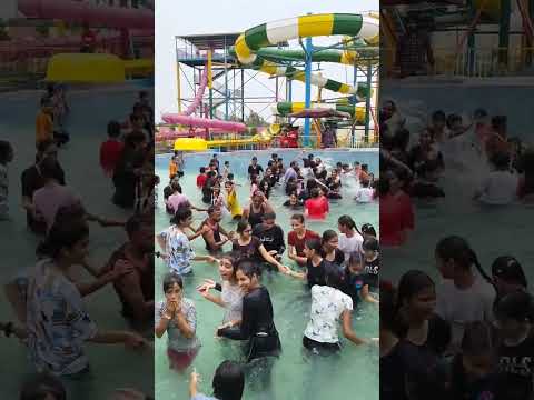 biggest wave pool