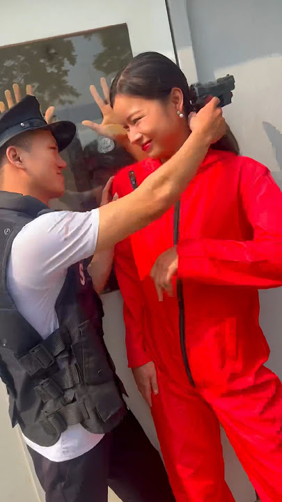 Money Heist vs Police 27 #moneyheist #parkour #police #escape #shorts #hctofficial