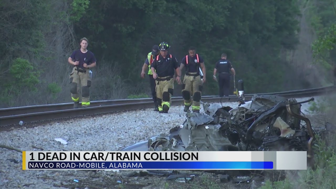 1 dead after car hit by Amtrak train at Navco Rd. crossing: Mobile ...