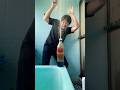 メントスがなくてもコーラを大噴射させる方法【How to make coke squirt without mentos】#shorts