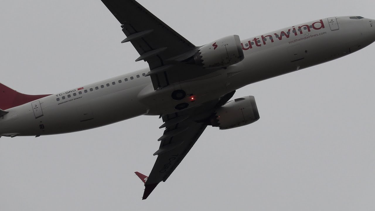 Несколько взлетов из Шереметьево в серый пасмурный день, 13.10.24.