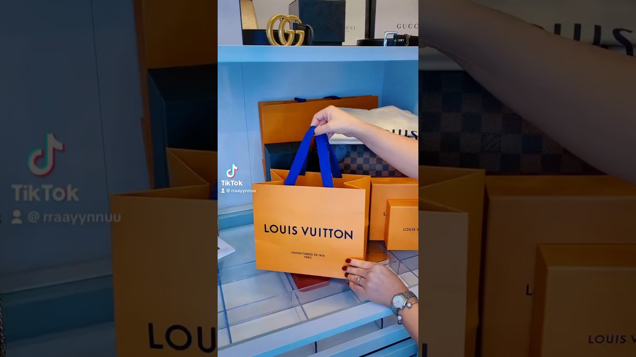 Unboxing Louis Vuitton Louis Hoop Earrings/ RAYNU 