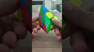 Probando el rubik pyraminx petals... MOLA! 😉👍