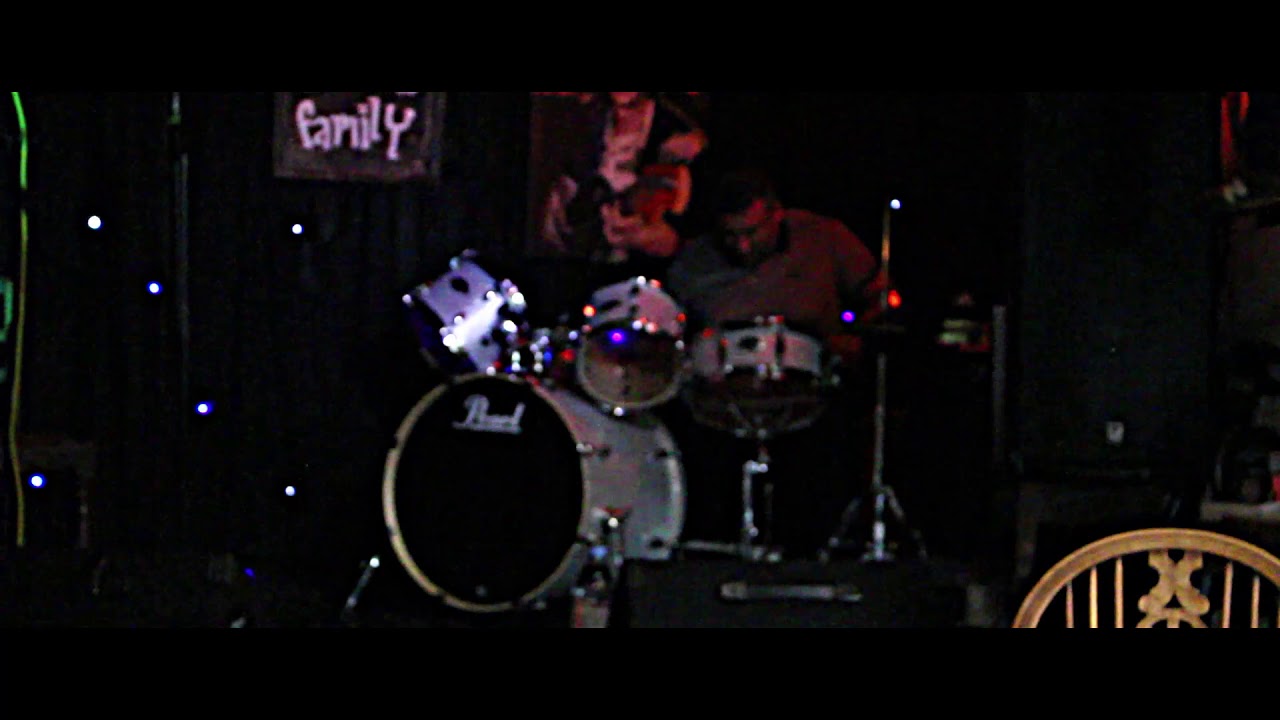 Pendulum - Tarantula - YouTube