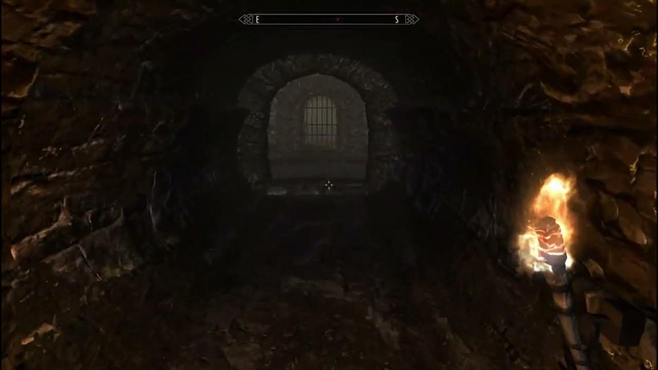 Skyrim ٠ How to Escape from Dragonsreach Jail Prison in Whiterun YouTube