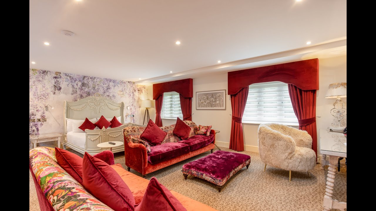 Trecenti Suite (300)- Signature Spa Suite - YouTube 