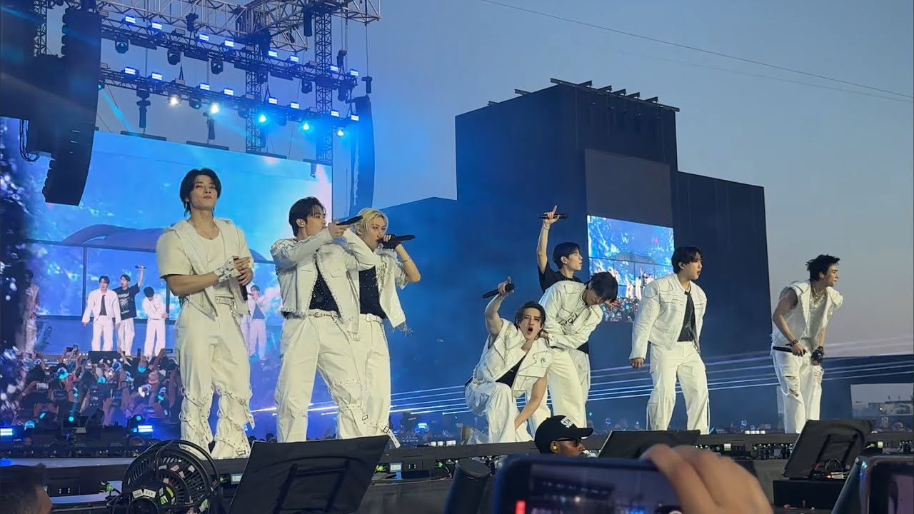 Stray Kids Walking on Water Dominate Toronto 062925