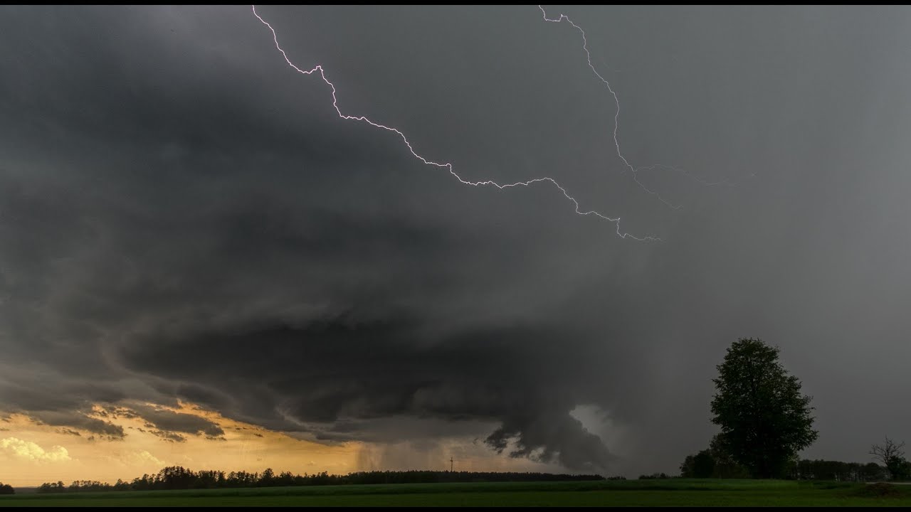 Narodziny superkomórki burzowej | The birth of a storm supercell # ...