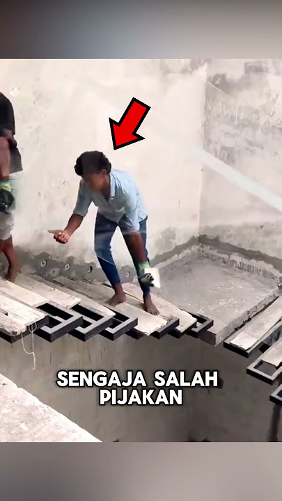 Situasi menakutkan terjadi ketika mengangkat kaca