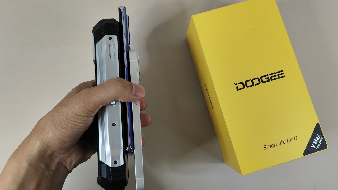 DOOGEE VMax Quick Unboxing Video, This 22000mah big battery Rugged
