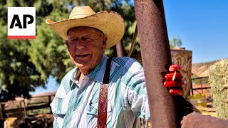 10 years after ranching standoff in Nevada desert, Cliven Bundy remains defiant