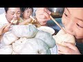 一家人一起剝笋，蒸一鍋猪肉笋包，大口吃真過癮 | Pork and bamboo shoots steamed stuffed bun, delicious