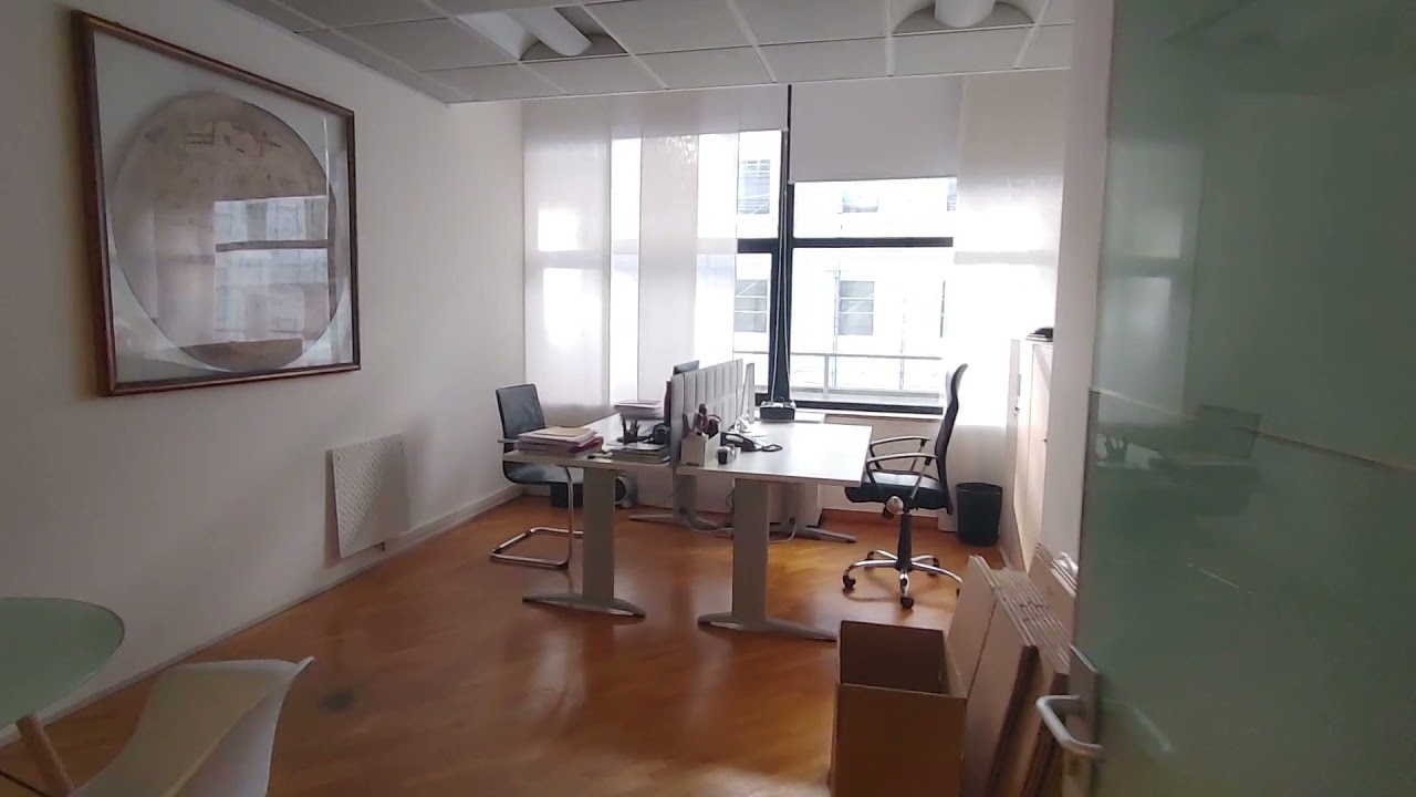 Affittiamo in Milano, in zona L.go Augusto, Ufficio sito al 2° piano,