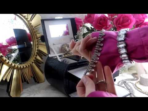 packing-my-jewelry-in-the-langria-embossed-crocodile-grain-faux-leather-pattern-jewelry-box