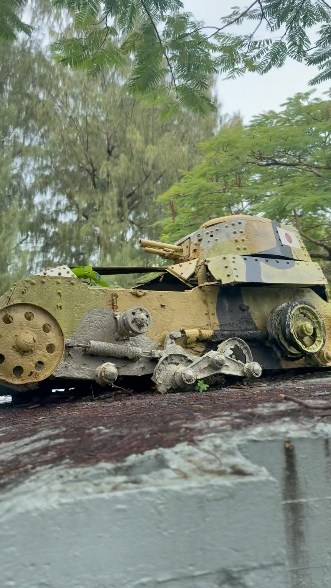 Japanese tank at SAIPAN abandonned here since 1944 - YouTube