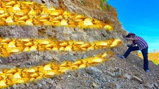 wow amazing day! gold miner found a lot of gold treasure under stone million years