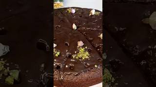 كيكة الشوكولاته الاسفنجية مع صوص رائع#shortvideo #short #shorts #shortsfeed #trend #trending #food