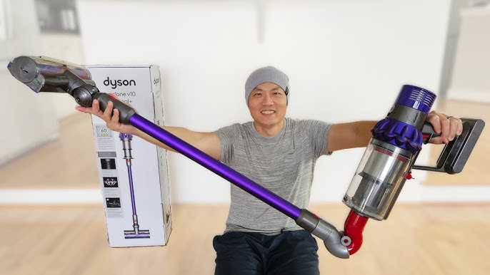 Dyson Cyclone V10 Absolute Unboxing! 