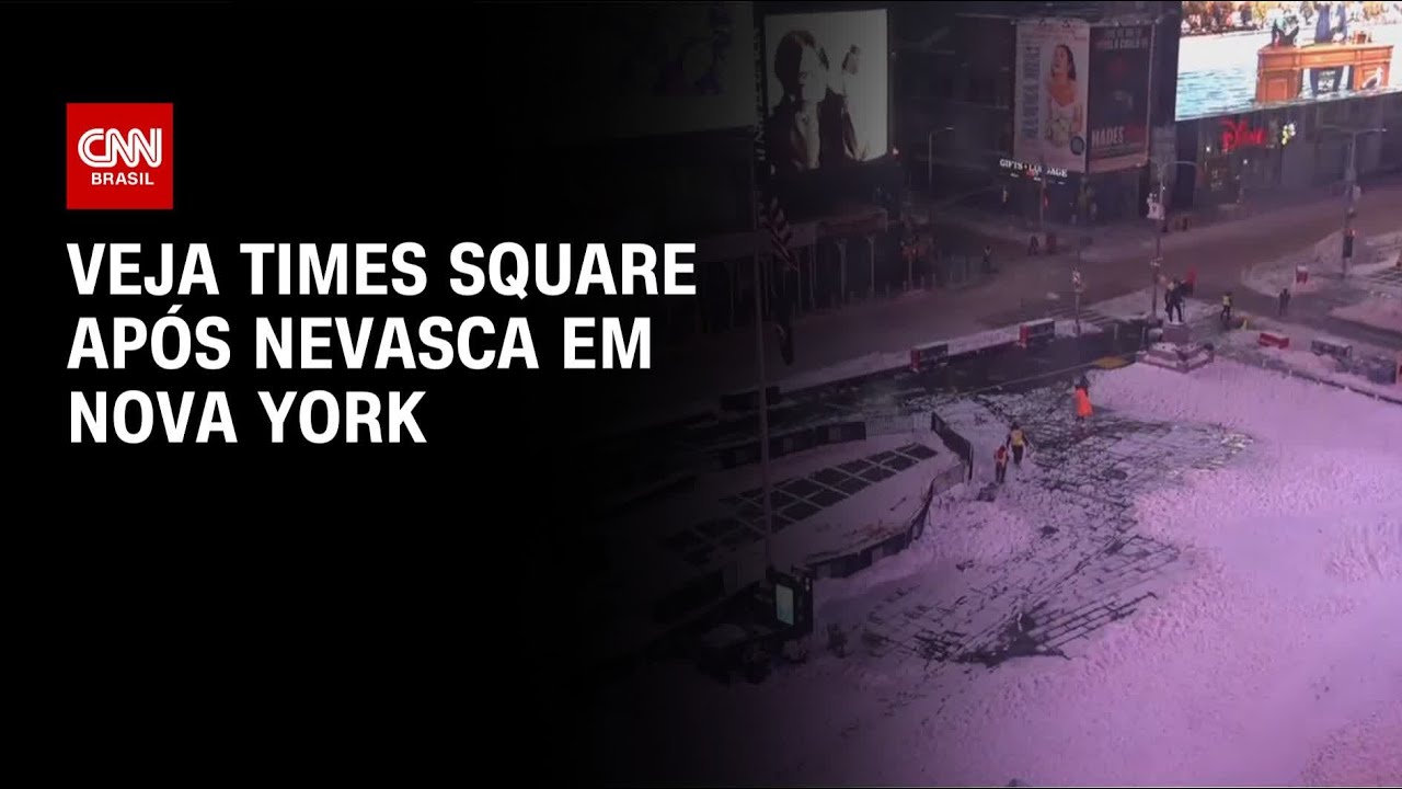 Times Square fica coberta de neve após tempestade em Nova York | CNN NOVO DIA