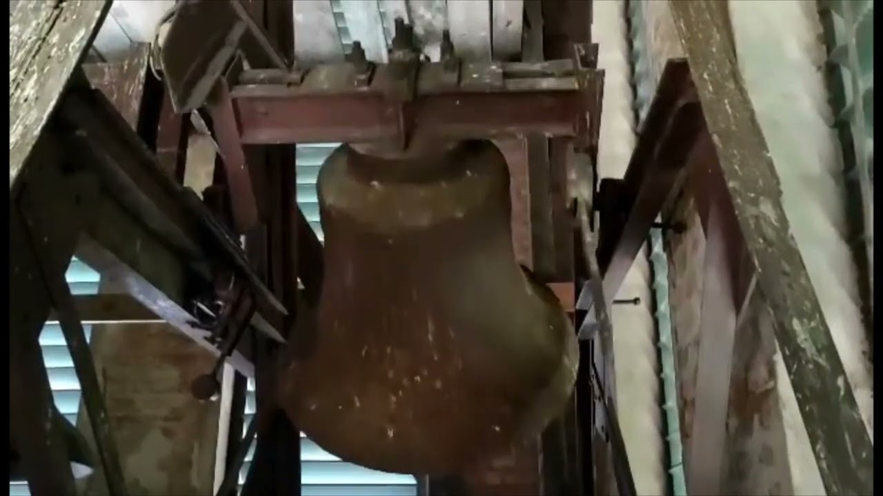 Średni dzwon parafii Pw.  Św.  Stanisława Kostki w Szczecinie