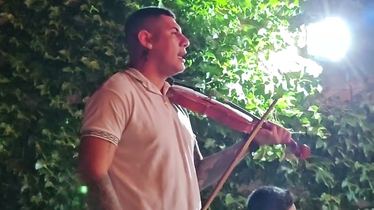 Chacarera para mi vuelta/ Chacarera del chilalo/ Igual que el pájaro herido/ 