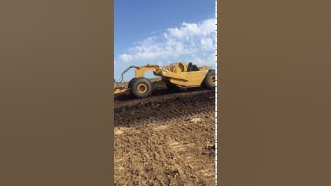 Holmes Caterpillar 611 Pull Scraper